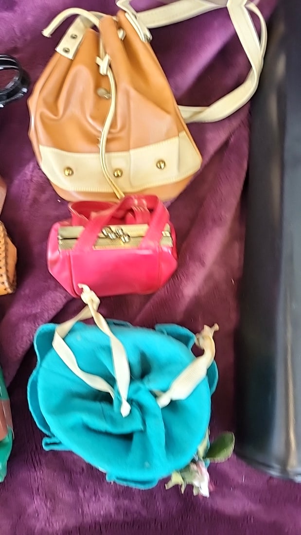 Lot of 7 Handbags, Deer Valley Tooled Leather, Patent Vinyl & Drawstring Purses - 3