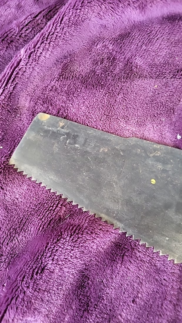 Vintage Diston Hand Saw, 28 in Blade, Wooden Handle - 7