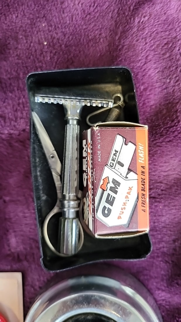 Quemex Digital Watch, Safety Razor with GEM Push-Pak Blades, Birth Control Pill Box & Free Hugs Pin - 2