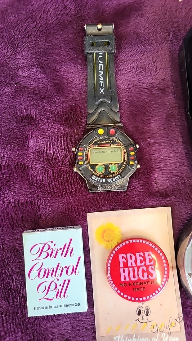 Quemex Digital Watch, Safety Razor with GEM Push-Pak Blades, Birth Control Pill Box & Free Hugs Pin - 4