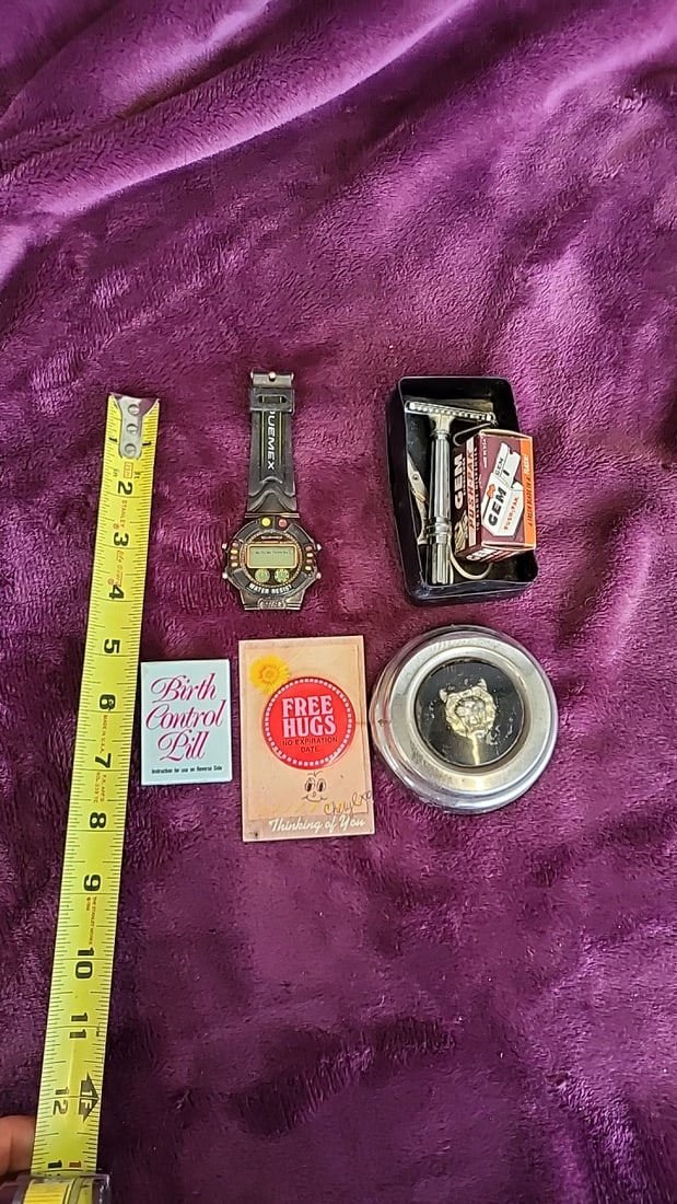 Quemex Digital Watch, Safety Razor with GEM Push-Pak Blades, Birth Control Pill Box & Free Hugs Pin - 5