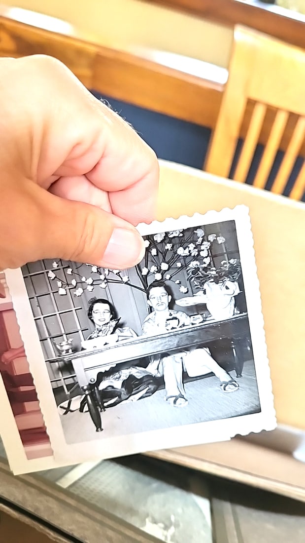 Vintage Family Photo Lot with Black White and Color Snapshots, Albums. - 4