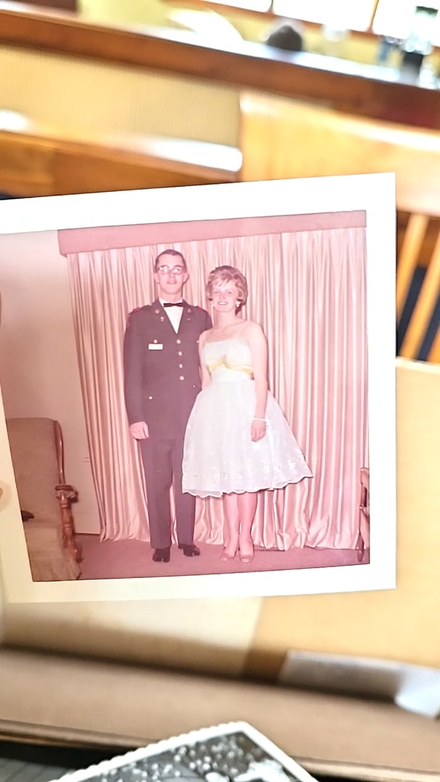 Vintage Family Photo Lot with Black White and Color Snapshots, Albums. - 5