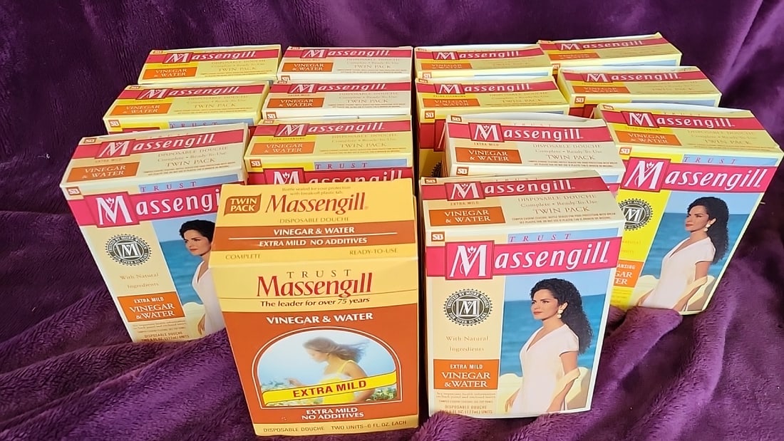 Vintage Massengill Disposable Douche Twin Pack Vinegar Water Extra Mild Lot: 16 x 8 x 12 14 lb Low Estimate: 40.00 High Estimate: 100.00