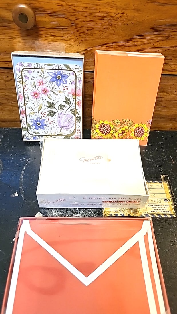 8 assorted vintage boxed Stationery Note Cards. - 6