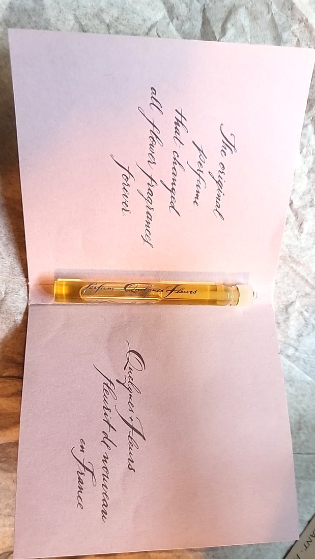 Houbigant Paris Quelques Fleurs L'Original Parfum 25 Sample Vials 2 ml - 4