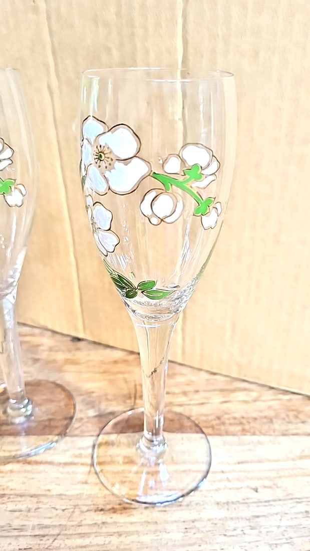 2 Perrier Jouet hand painted anemone champagne flutes. 4 oz - 2