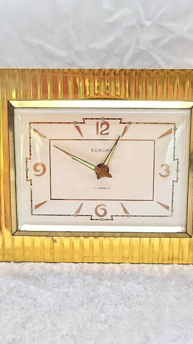 Europa 7 Jewels Brass Gold-Tone Mechanical Desk Clock with Ribbed Curved Case - 6