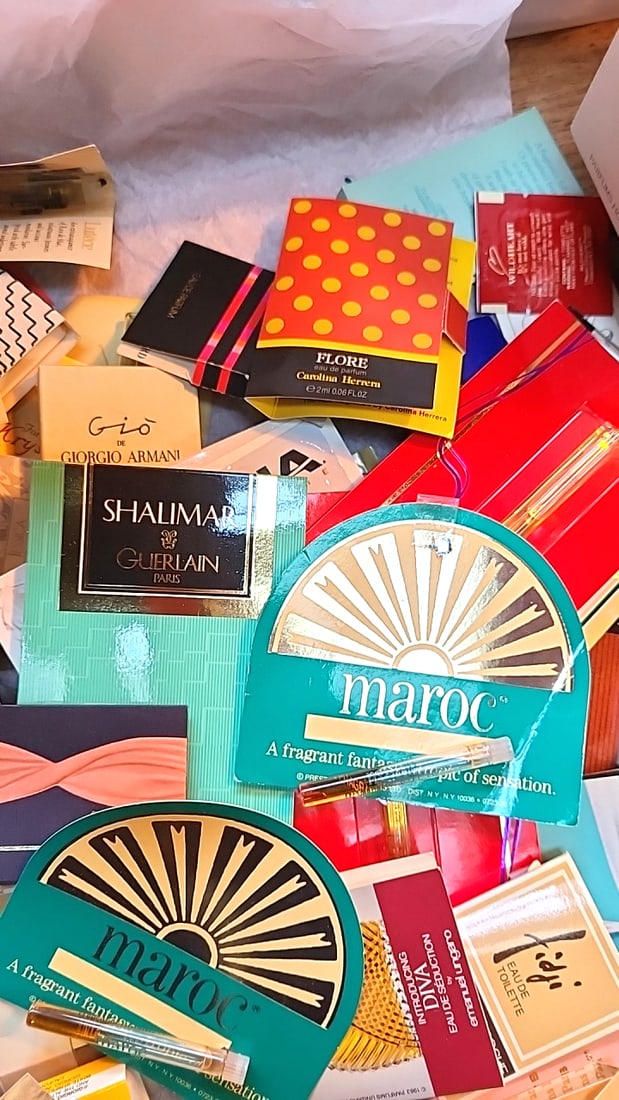 Assorted Designer Perfume Sample Cards & Vials Chanel No.5 Fendi Guerlain Ralph Lauren - 3