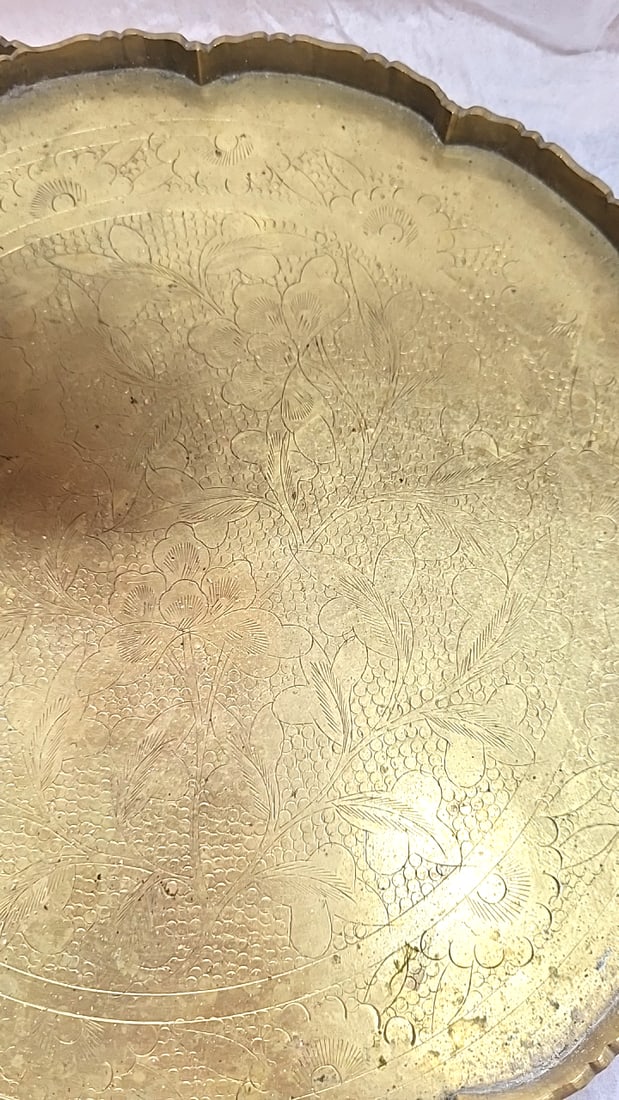 Pair of Engraved Brass Scalloped Floral Serving Trays. - 3