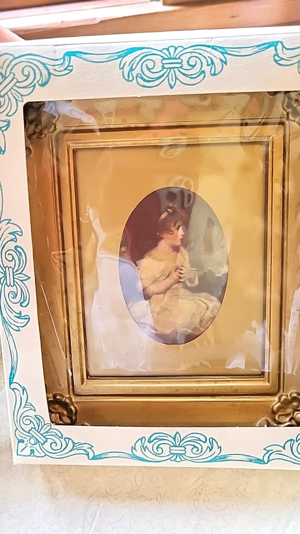 Vintage Crest-Wood Framed Pictures Gold-Tone Frames Oval Floral and Girl Prints. New in box - 3