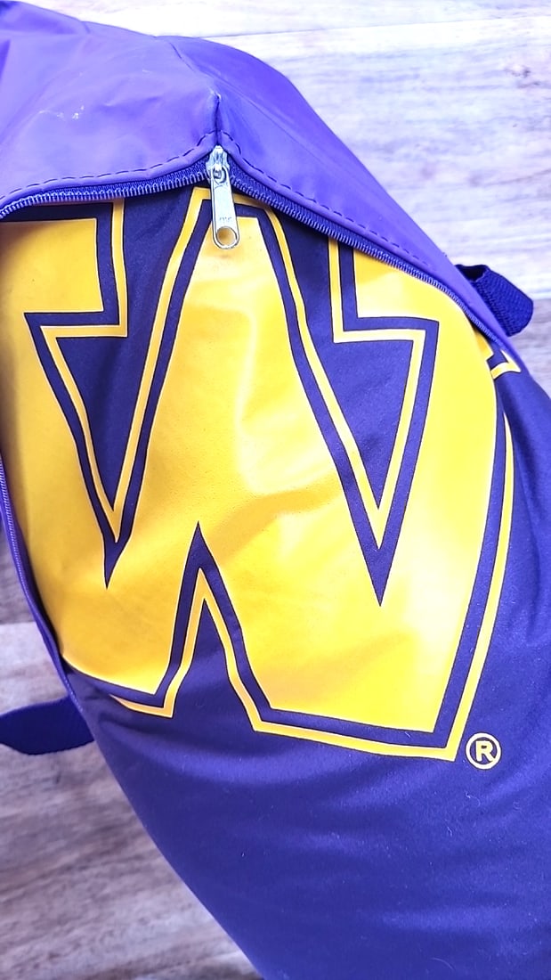 University of Washington Huskies Purple Lap Blanket Bag, Ballcap and Mascot beanie - 4