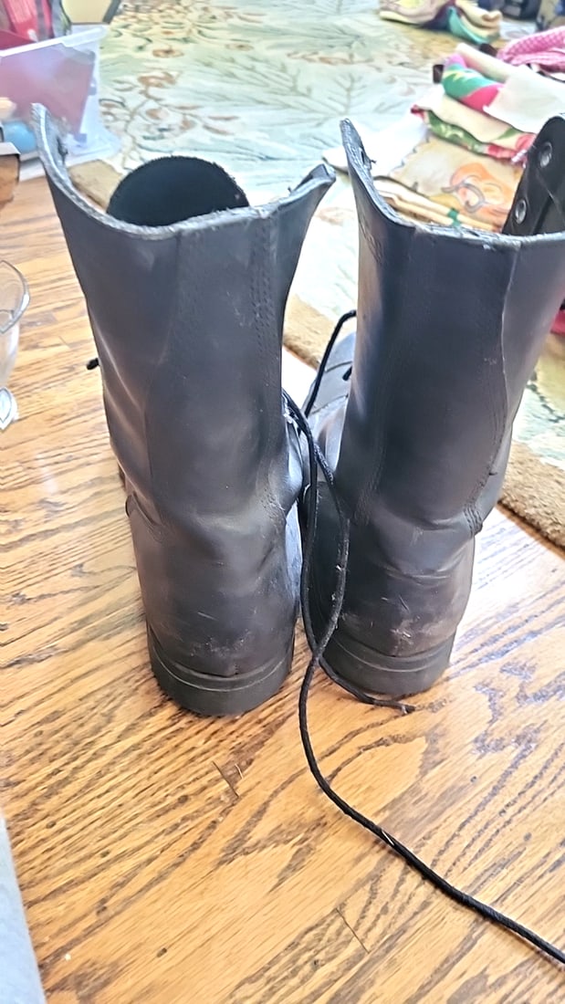 Vintage Black Leather 10-Eye Combat Boots ANSI Z41-198375 Style 89092. Size 8.5 - 2