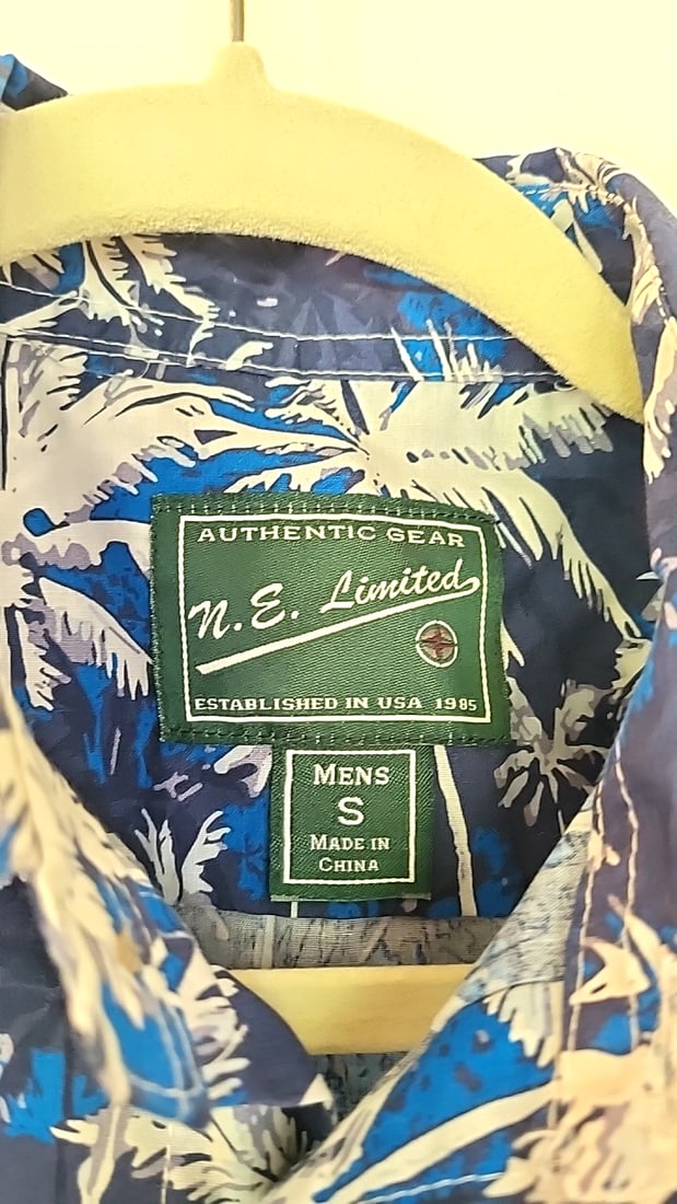 3 mens Hawaiian shirts. Eighty Eight Platinum, Basically, NE Limited. - 10