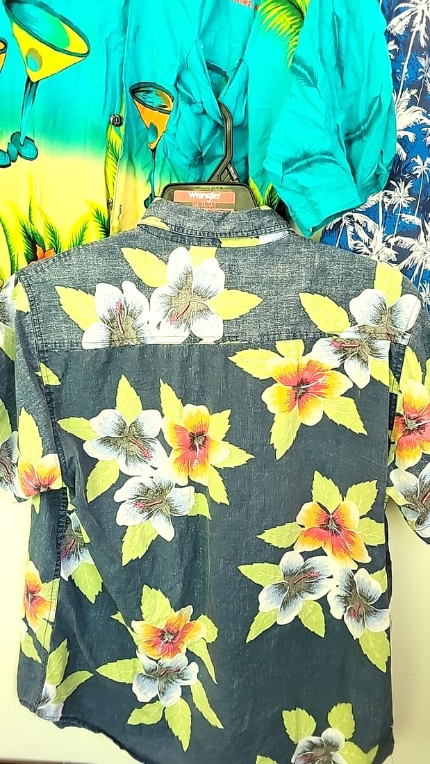 3 mens Hawaiian shirts. Eighty Eight Platinum, Basically, NE Limited. - 4