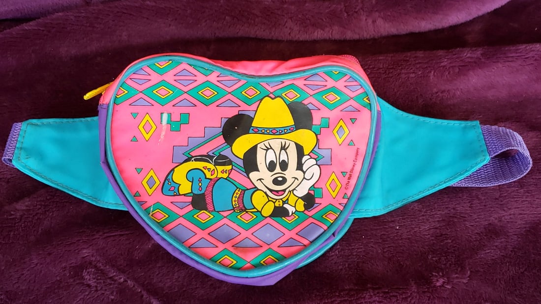 Disney Minnie Mouse Waist Pack, Plastic Barn Coin Bank, Have a Nice Nite Patch & Coins Lot - 7