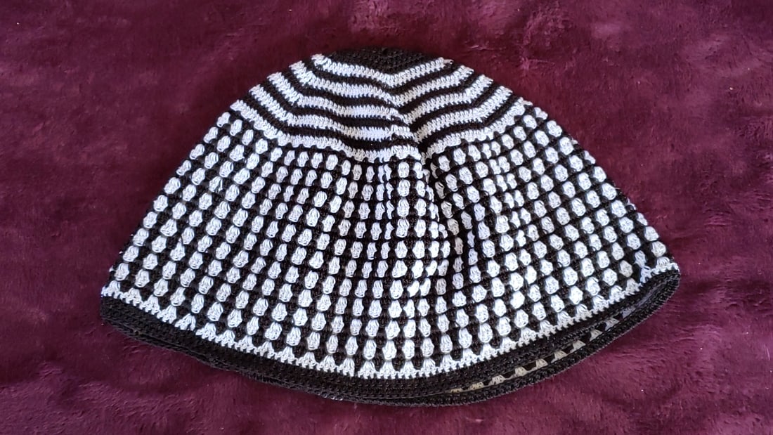 Lot of 4 Crochet Kufi Skull Caps Black White Brown Gold Sequin - 2