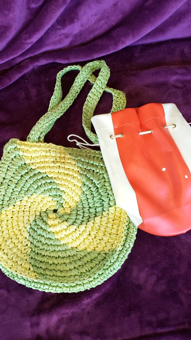 Wm. A. Hambelton Green Yellow Woven Straw Shoulder Bag Orange White Drawstring Bag AS IS: Drawstring bag starting to disintegrate on the inside 13x13x3 Low Estimate: 8.00 High Estimate: 25.00