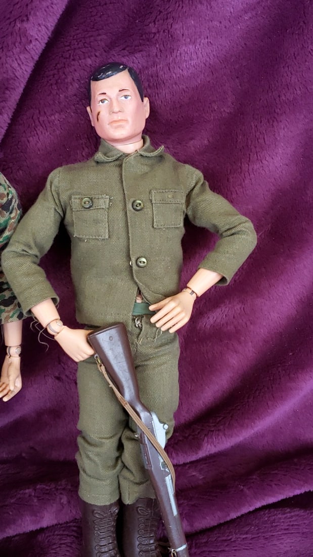 Vintage Hasbro GI Joe 12-Inch Military Action Figures with Uniforms, Rifle and Ammo Belts - 4