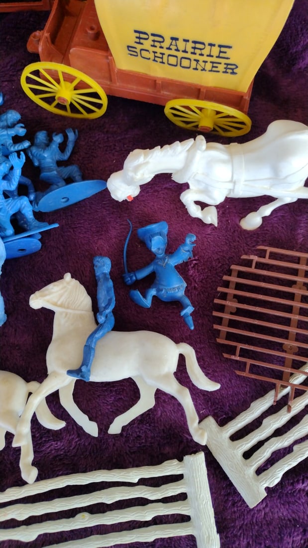 Vintage Plastic Western Playset with Prairie Schooner Wagon, Jail, Figures, Horses & Fences - 2