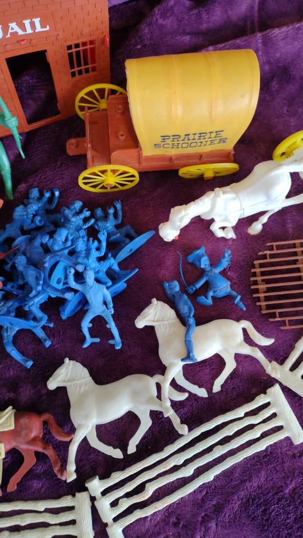 Vintage Plastic Western Playset with Prairie Schooner Wagon, Jail, Figures, Horses & Fences - 8