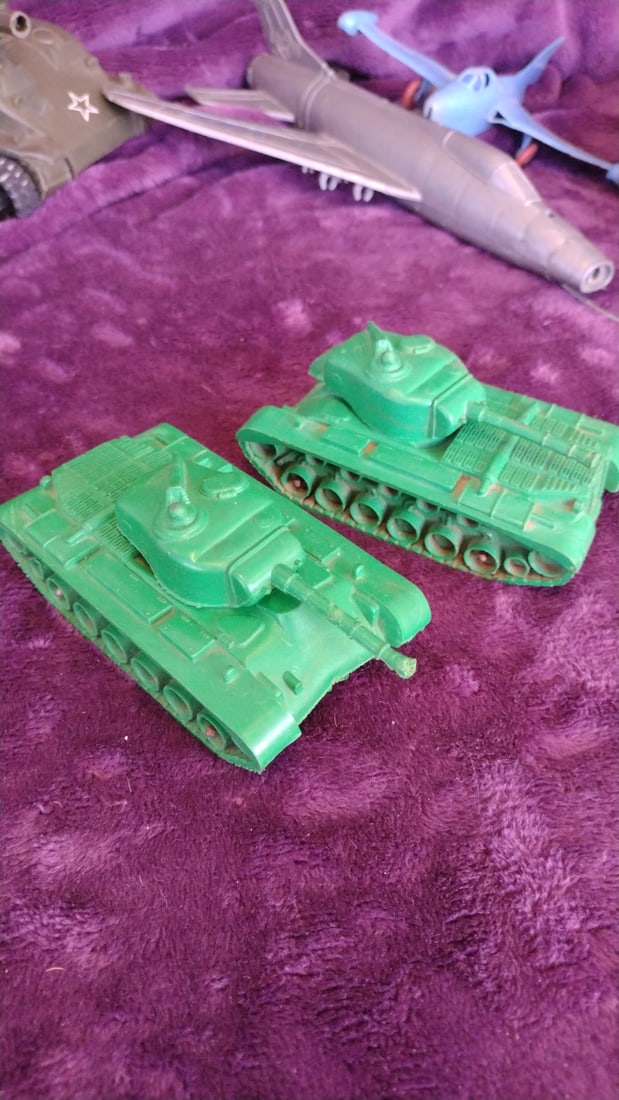 Louis Marx WWII German Soldiers Plastic Army Men Figures Vehicles Cannons Lot - 13
