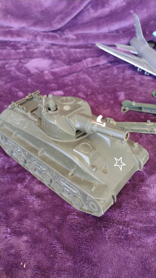 Louis Marx WWII German Soldiers Plastic Army Men Figures Vehicles Cannons Lot - 17
