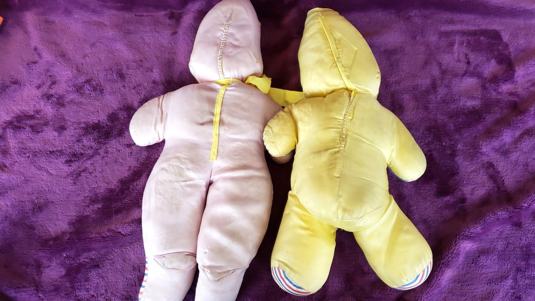 Pair of Rubber Face Cloth Carnival Prize Baby Dolls in Striped Pajamas and Bonnets, 16 in - 5
