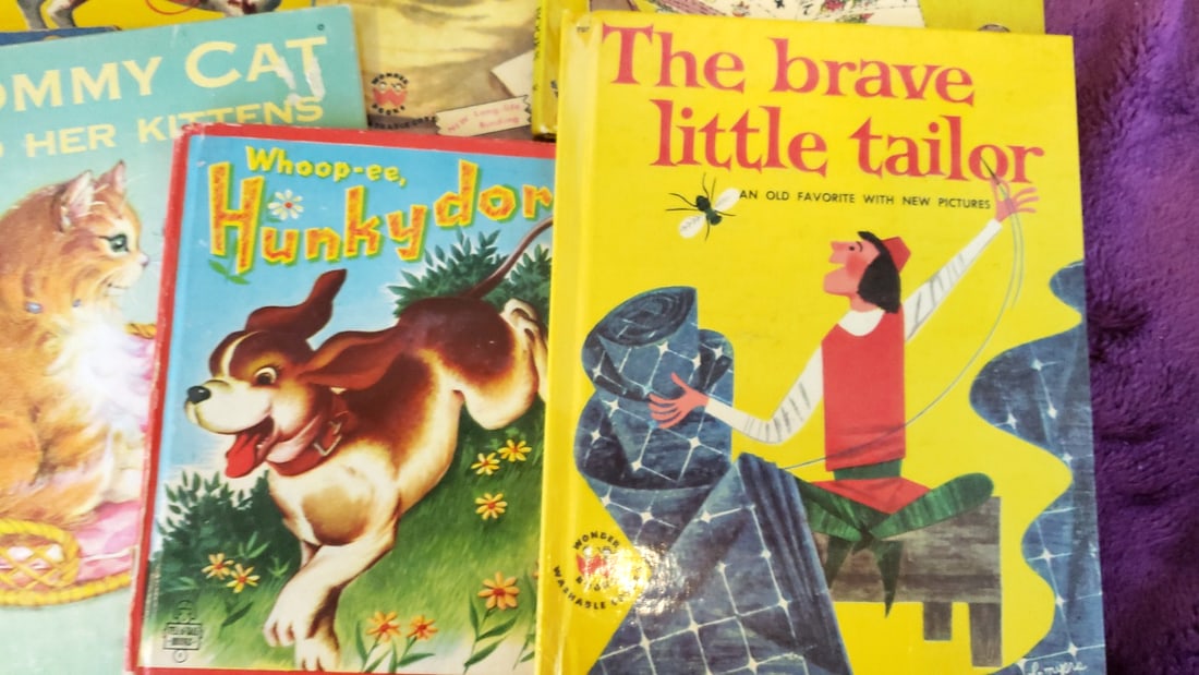 Vintage Children's Book Lot with Little Golden Books, Little Lulu, Three Bears, Yoo-Hoo, Mommy Cat - 4