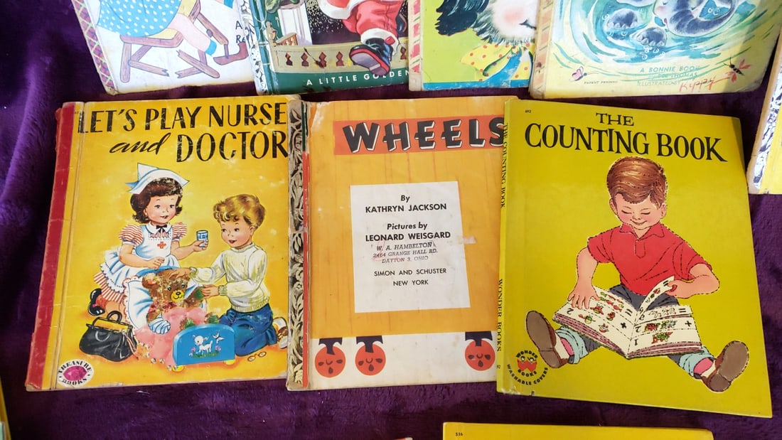 Vintage Children's Book Lot with Little Golden Books, Little Lulu, Three Bears, Yoo-Hoo, Mommy Cat - 7