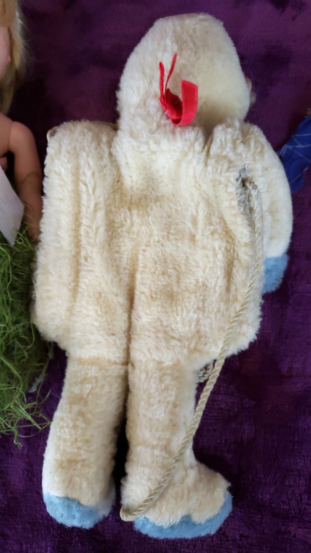 Lot of 5 International Costume Dolls: Hula, Folk Dress & Fur Snowsuit, 12-16 in - 10