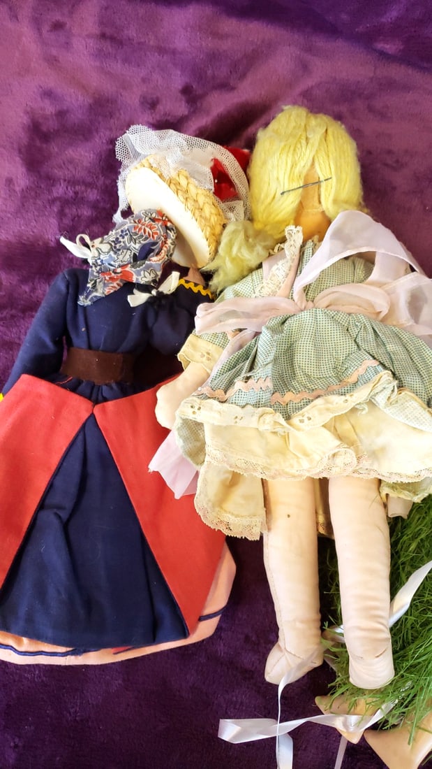 Lot of 5 International Costume Dolls: Hula, Folk Dress & Fur Snowsuit, 12-16 in - 12