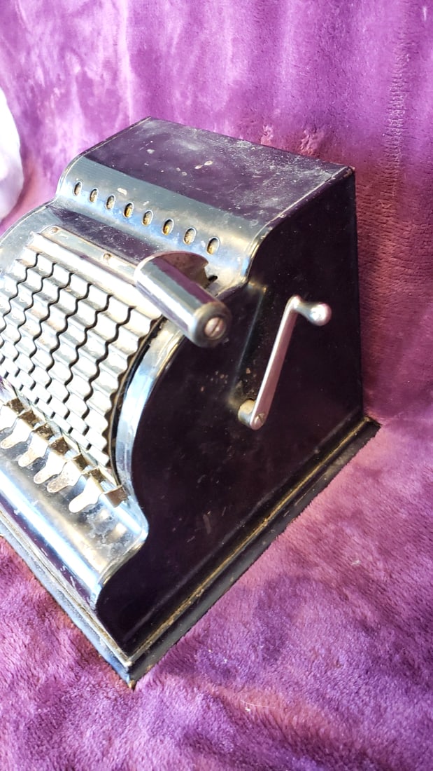 American Can Mechanical Adding Machine Calculator Black Metal Hand-Crank 8-Column - 4