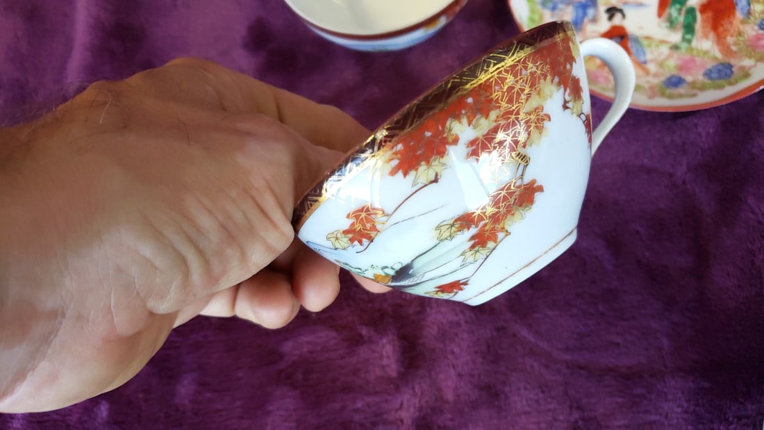 Japanese Porcelain Teacups and Saucers Geisha Landscape Red Gold Trim Lot - 5