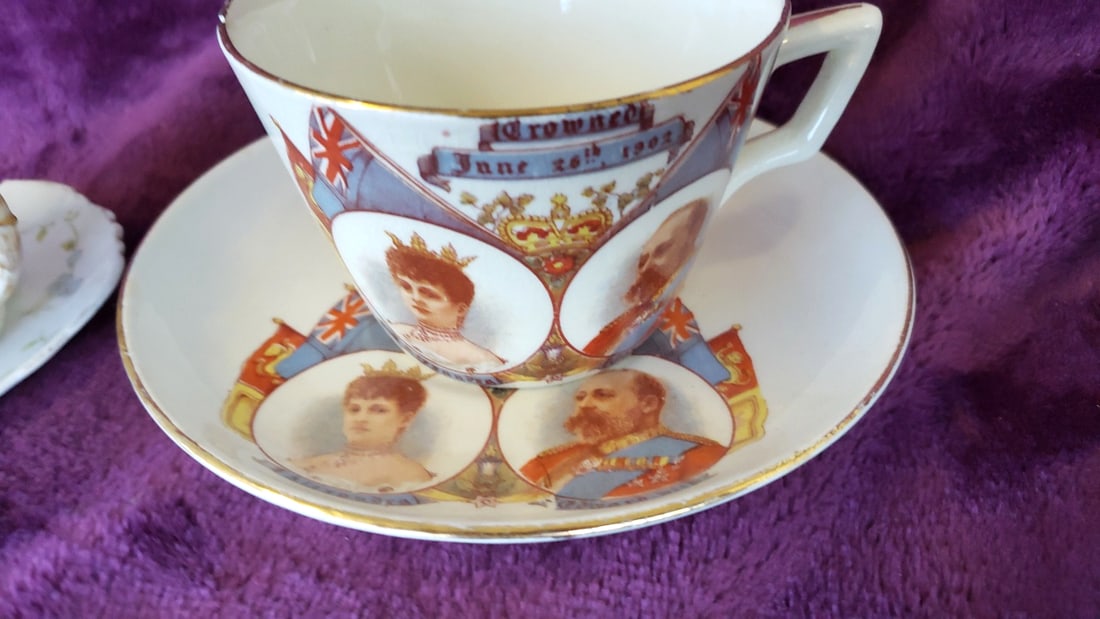 R.C. Versailles Bavaria Edward VII & Alexandra 1902 Coronation Cup and Saucer - 2