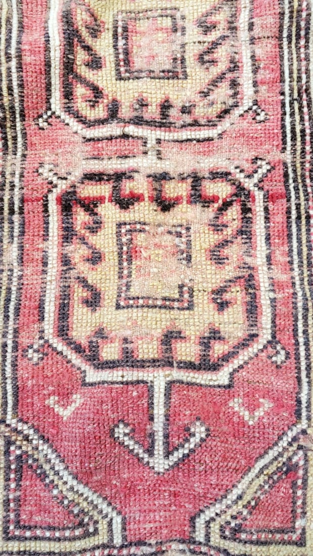 Small Red Beige Geometric Medallion Rug with Fringe, Approx. 18 x 32 in - 3