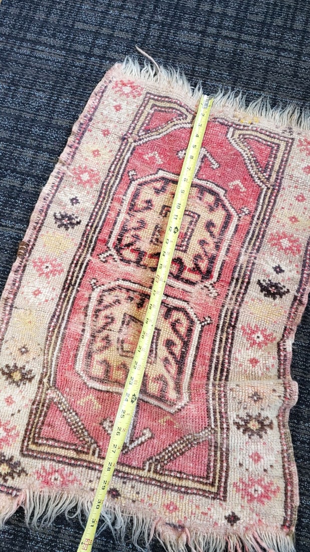Small Red Beige Geometric Medallion Rug with Fringe, Approx. 18 x 32 in - 5