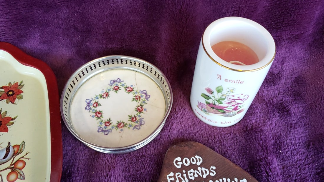 Vintage Floral Home Decor Lot: Trays, Pressed Flower Frame, Home Sweet Home Box & Friends Plaque - 4