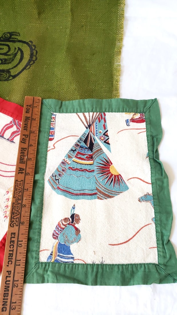 Vintage Motif Fabric Placemats with Green Burlap Frog Mat - 2