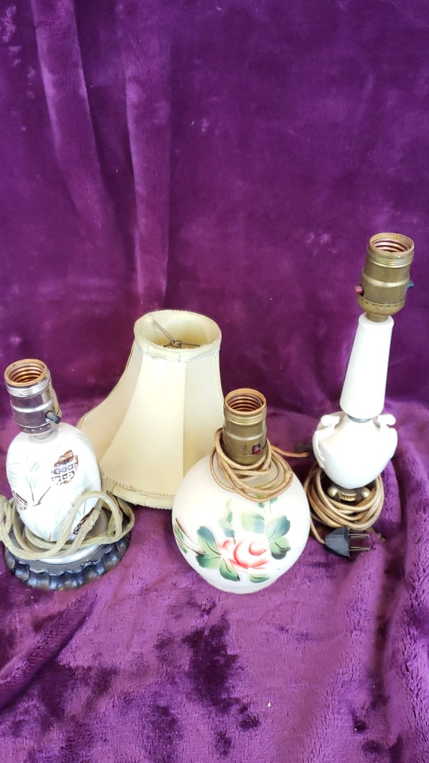 Lot of 3 Vintage Table Lamps 40s with Fabric Shade: 12 x 11 x 7 3.5 lb Low Estimate: 45.00 High Estimate: 180.00