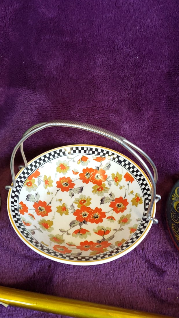 Folk Art Kitchenware Lot: Lidded Tin Canister, Floral Handled Bowl, Khokhloma Plate & Spoon - 3