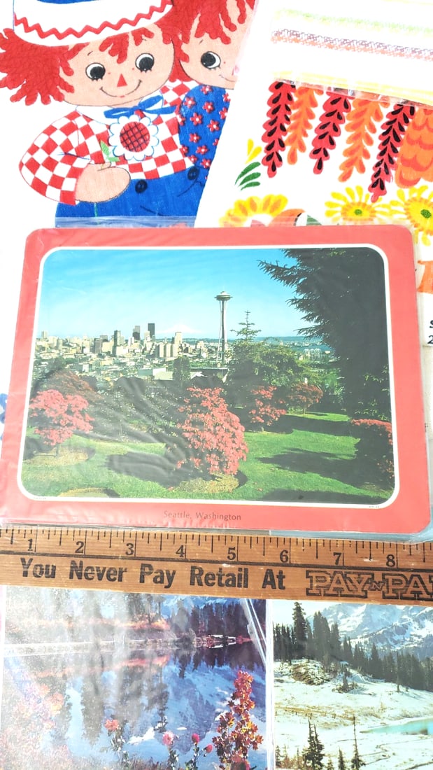 Vintage Kitchen Linens Lot: Cotton Waffle Dish Cloths RN19281, Calendar Towels, Plaque Mats - 2
