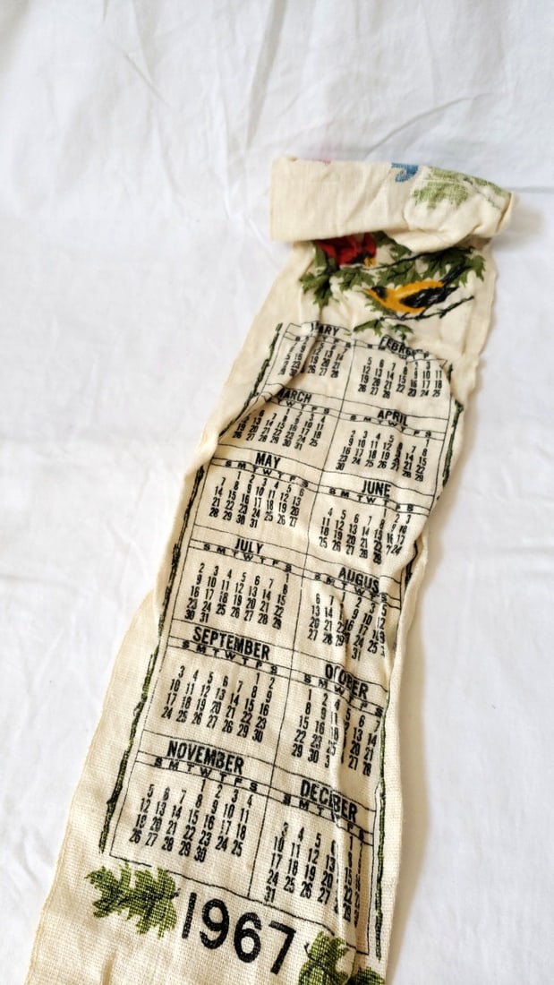 Vintage Kitchen Linens Lot: Cotton Waffle Dish Cloths RN19281, Calendar Towels, Plaque Mats - 9