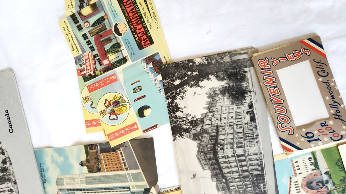 Vintage Travel Postcards & Souvenir Booklets Lot: Sainte-Anne-de-Beaupr, Hollywood, Baltimore - 3