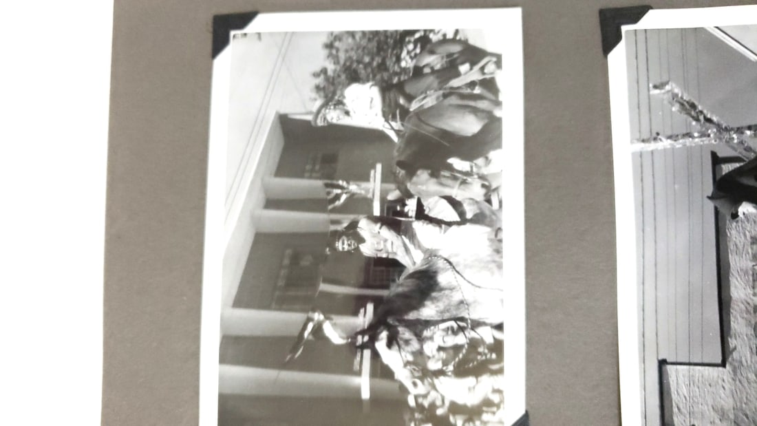 Large photo album Halloween, Parade, Winter 1940s - 12