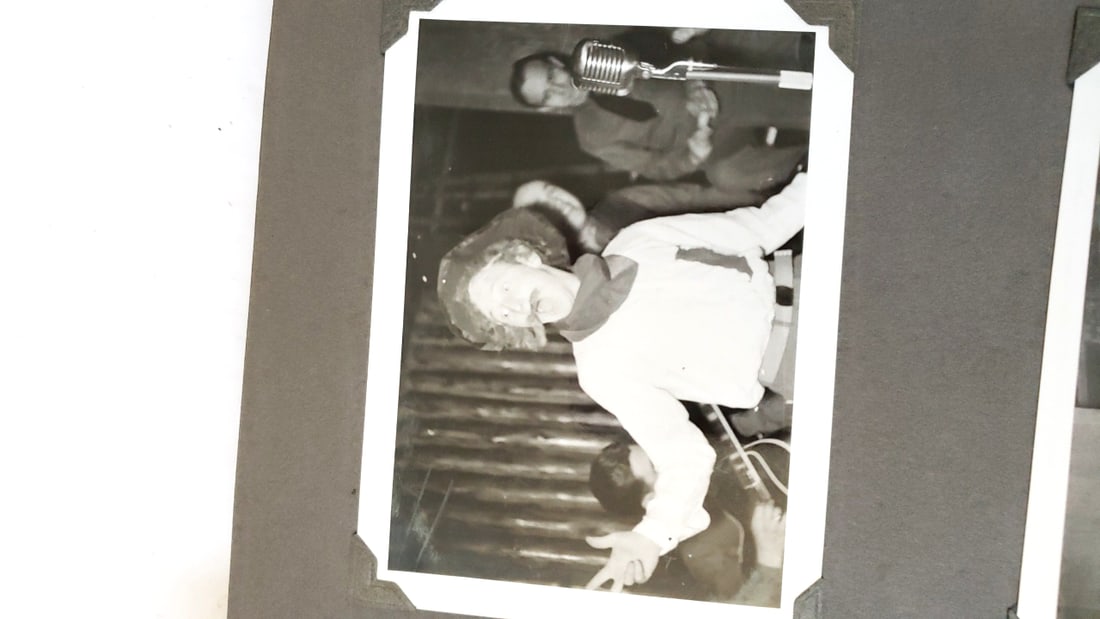 Large photo album Halloween, Parade, Winter 1940s - 3