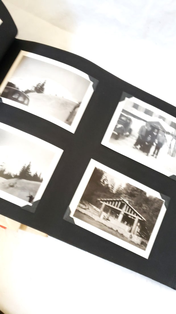 Vintage Snapshot Photo Albums Lot with Niagara Falls 1947 & Family Photographs - 11