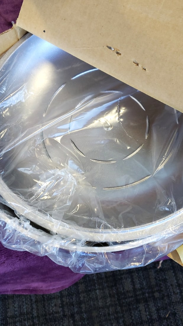 Club Aluminum Holiday S4230 12 Inch Hi-Dome Covered Fry Pan Chocolate Sunray - 4