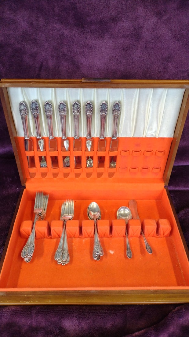 Ravene Silverplate Flatware Set With Orange Lined Wooden Case (1 of 7)