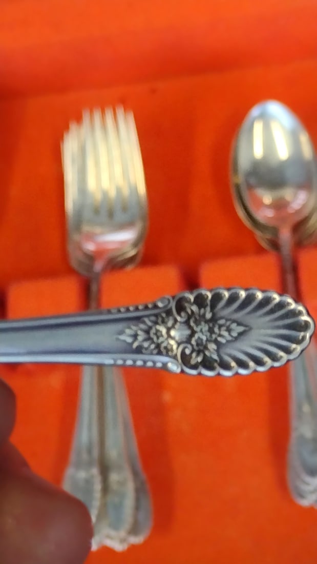 Ravene Silverplate Flatware Set With Orange Lined Wooden Case - 6